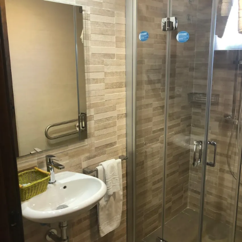 0221512000amw75u76854_W_1280_853_R5